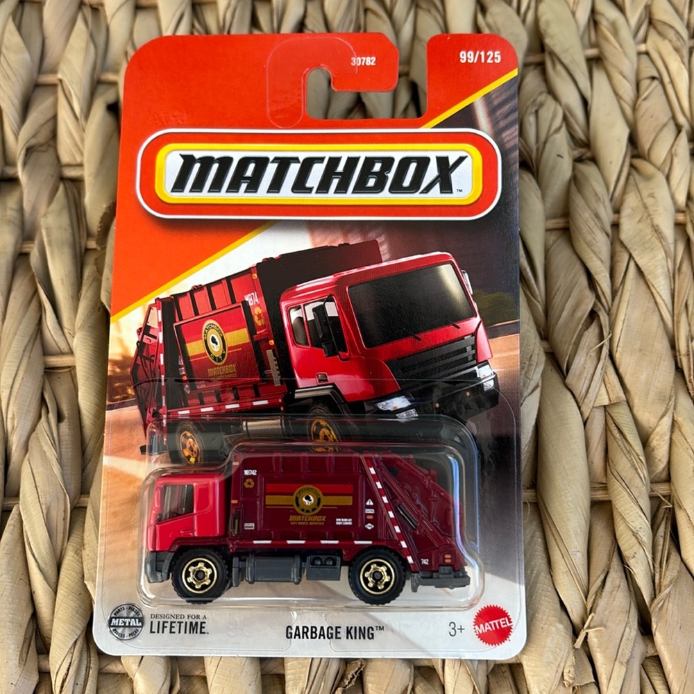 Matchbox City Waste Services Garbage King Disposal Trash Hauler Truck Red New